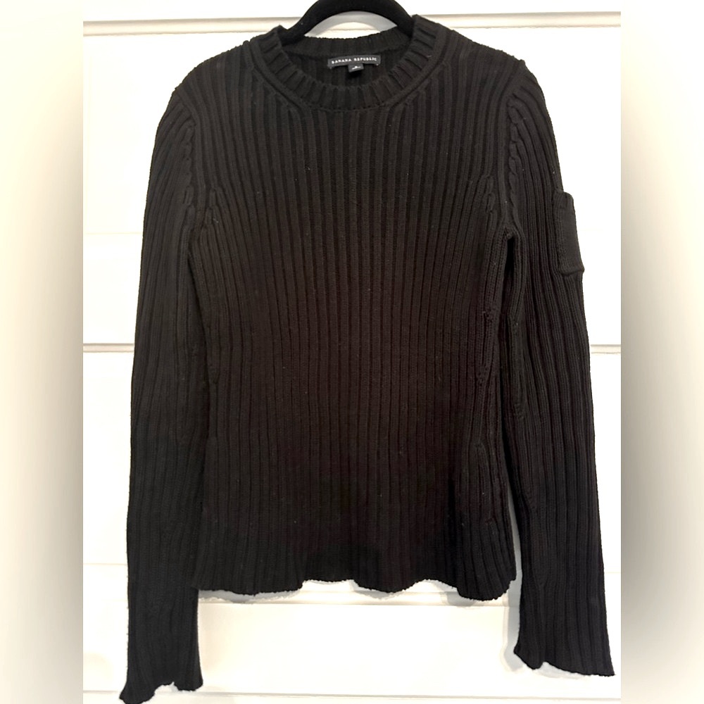 Banana Republic ribbed crewneck sweater with pocket in sleeve.